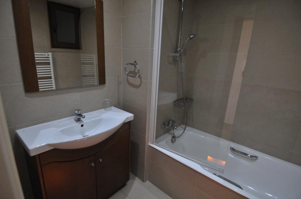 Ithaki Phinikoudes Apartment No. 102 Larnaca Bilik gambar
