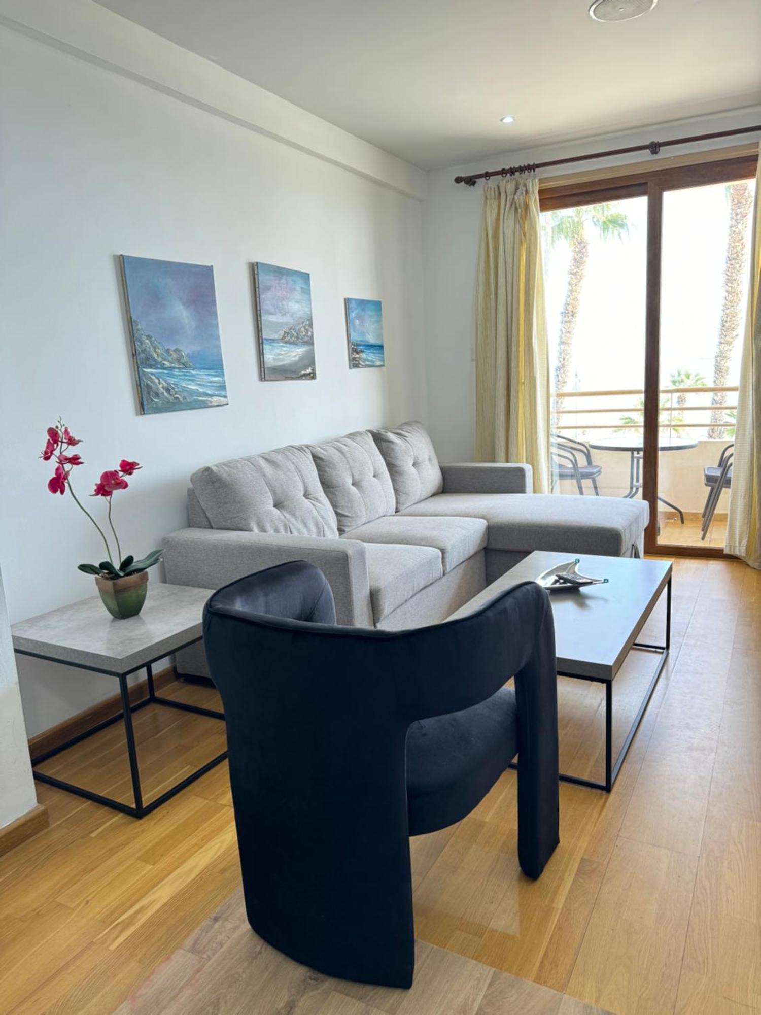 Ithaki Phinikoudes Apartment No. 102 Larnaca Luaran gambar