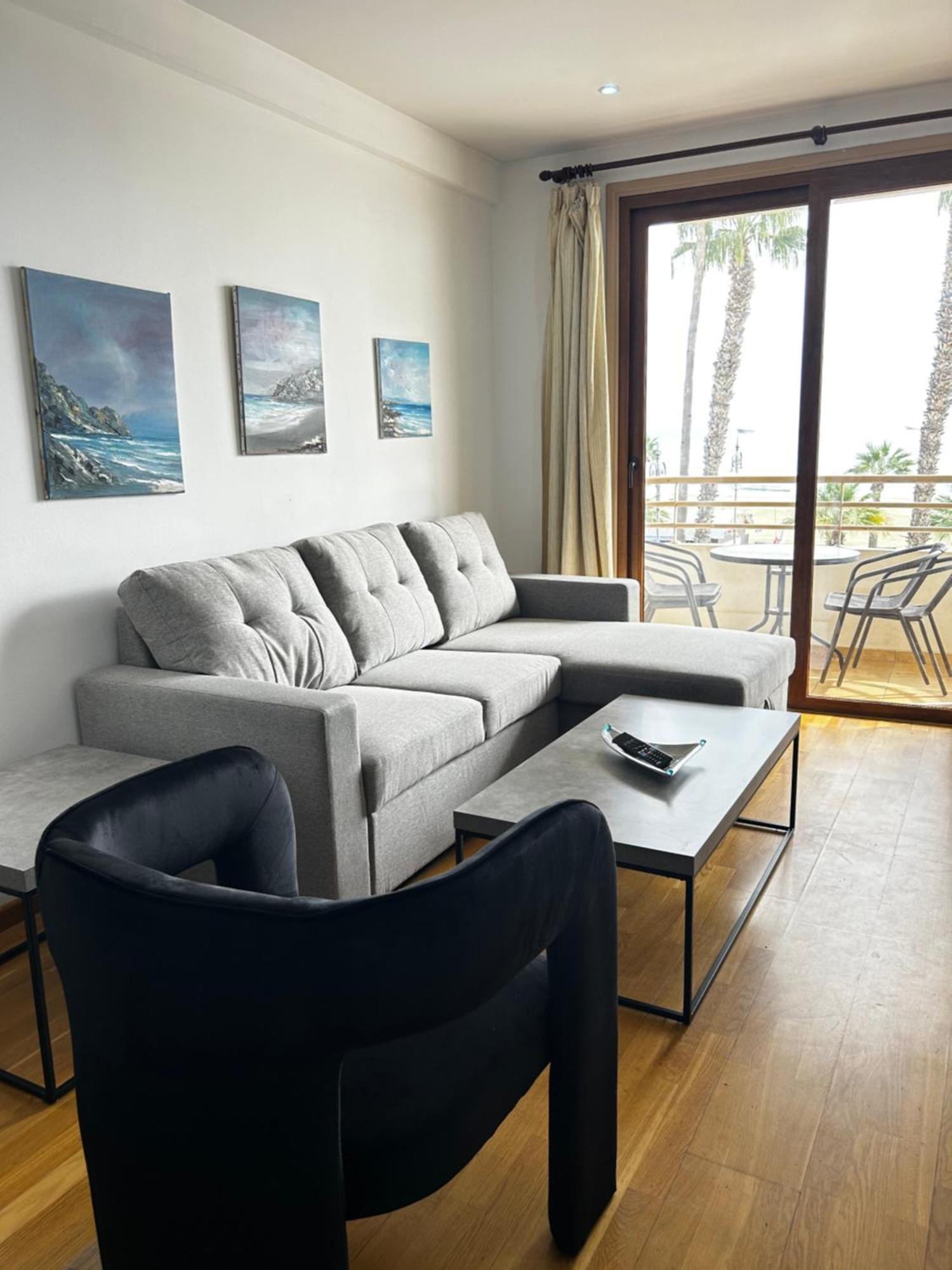 Ithaki Phinikoudes Apartment No. 102 Larnaca Luaran gambar