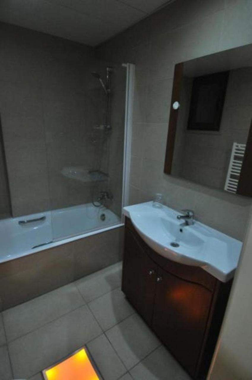 Ithaki Phinikoudes Apartment No. 102 Larnaca Luaran gambar